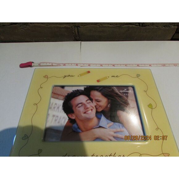 HALLMARK 4X6 PICTURE FRAME NEW YOU ME DRAWN TOGETHER YELLOW HEARTS PENCILS - Picture 4 of 9
